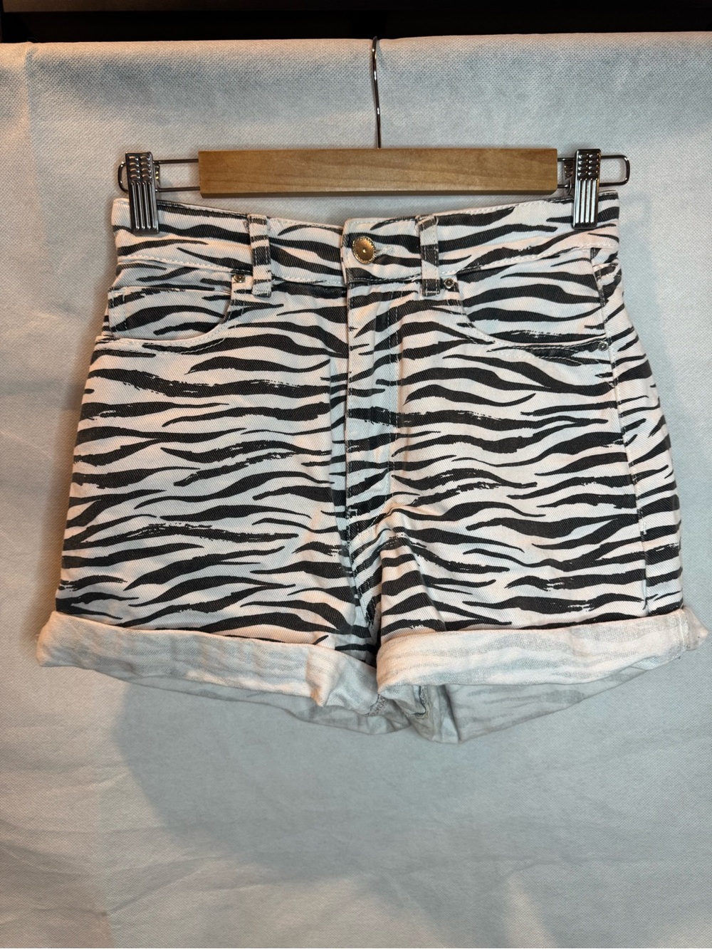 Zebra Print High-Rise Women’s Shorts- Zara
